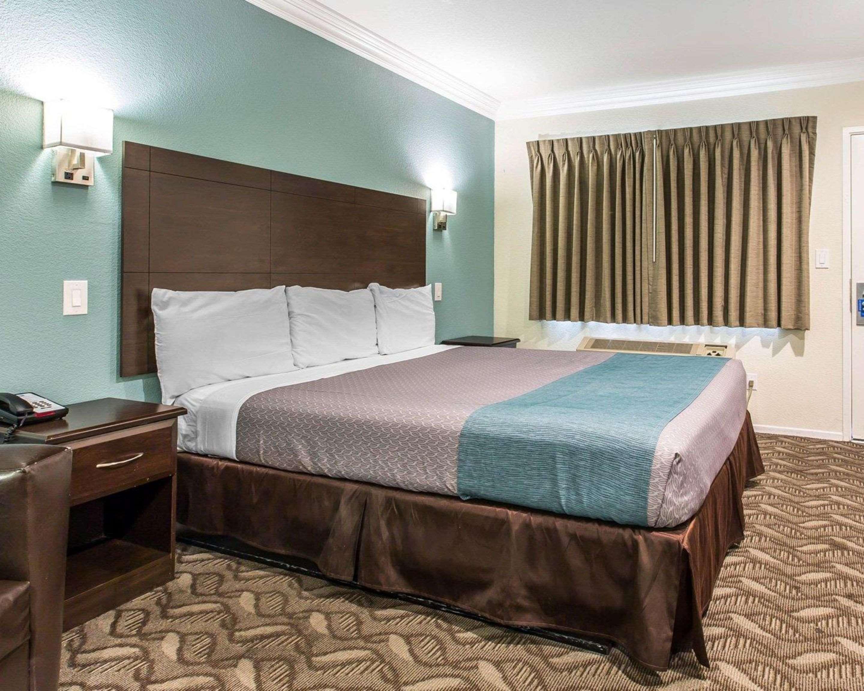 Rodeway Inn & Suites Инглвуд Экстерьер фото