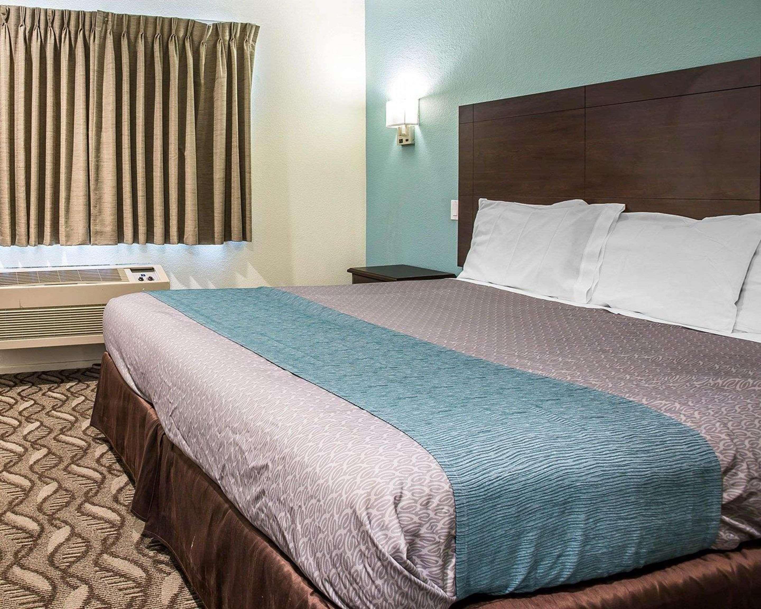 Rodeway Inn & Suites Инглвуд Экстерьер фото