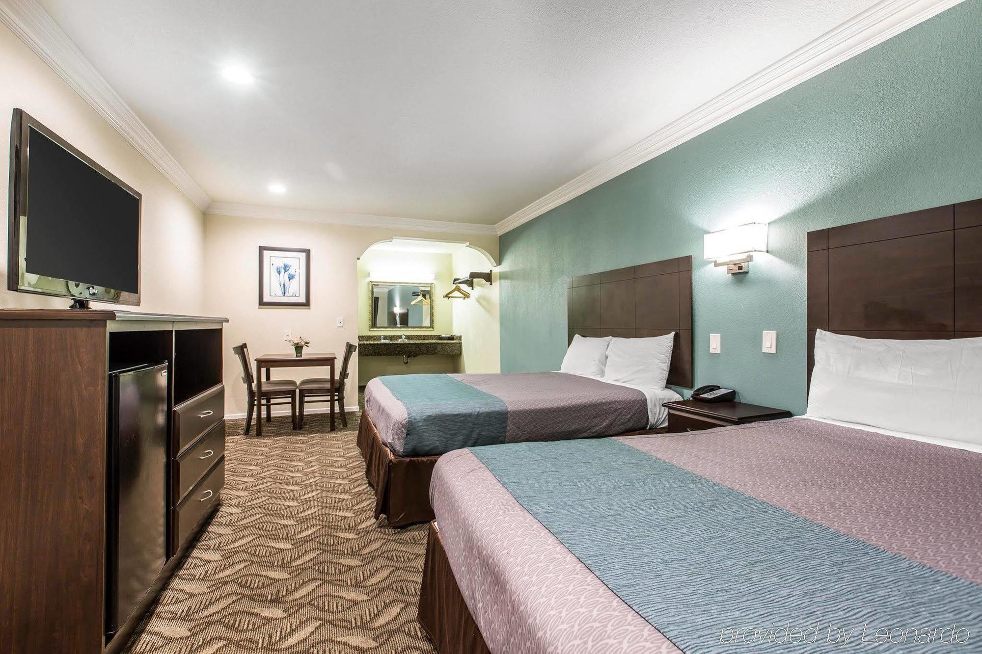 Rodeway Inn & Suites Инглвуд Экстерьер фото